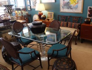 Rubbish Lucite Table Master 03